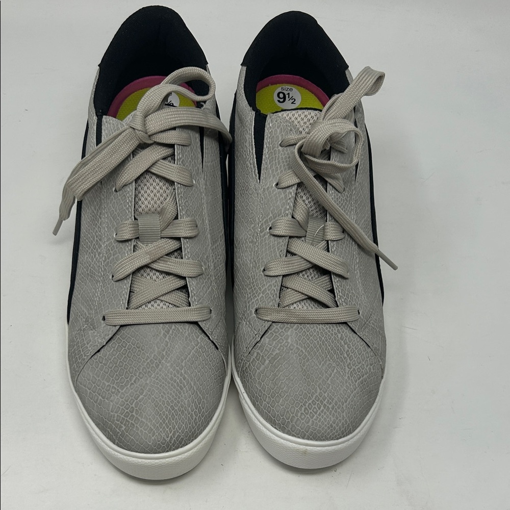 NWOT Ryka Gray and Black Womens Sneakers
